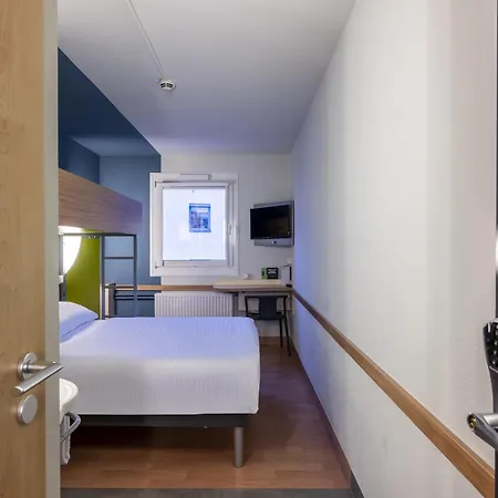 Hotel Erlangen-tennenlohe 2*