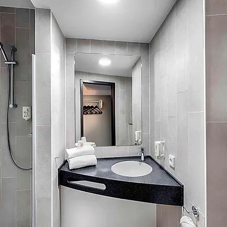 Erlangen-tennenlohe 3*